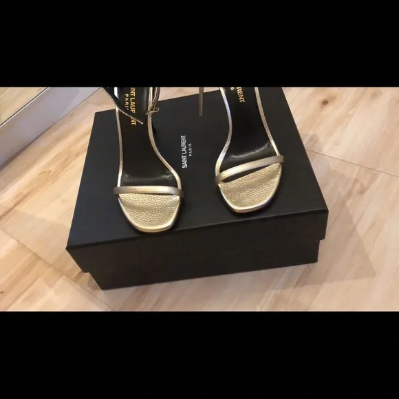 Saint Laurent Jane new with tag size 35,5 Gold